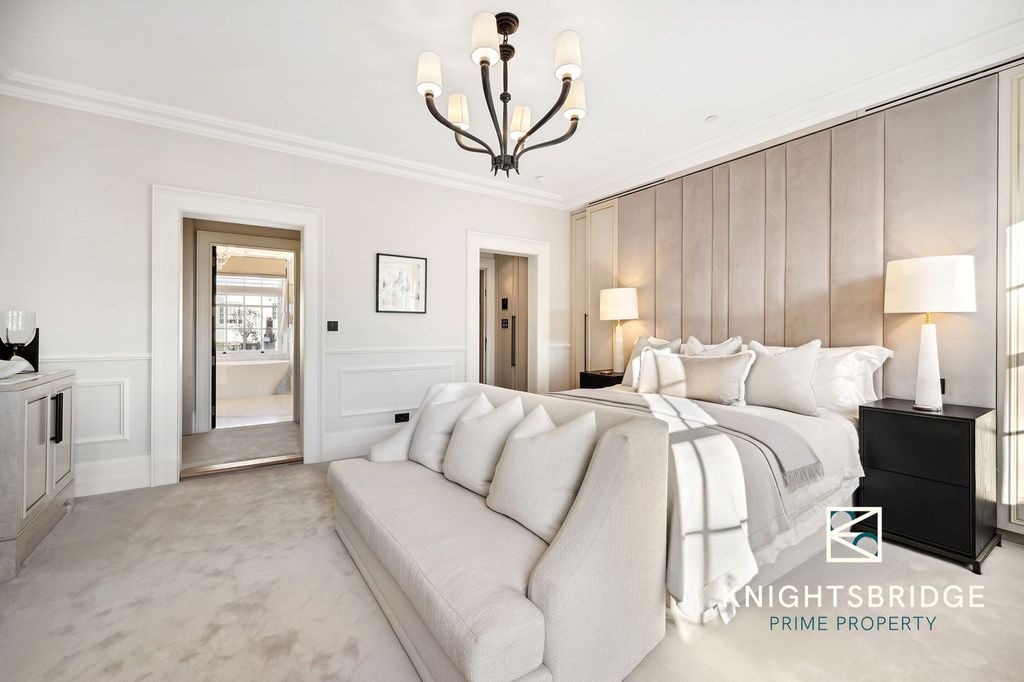 Additional image 4 of 6 bed property to rentChester Square, London SW1W