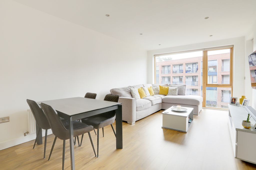 Property photo 2 of 9