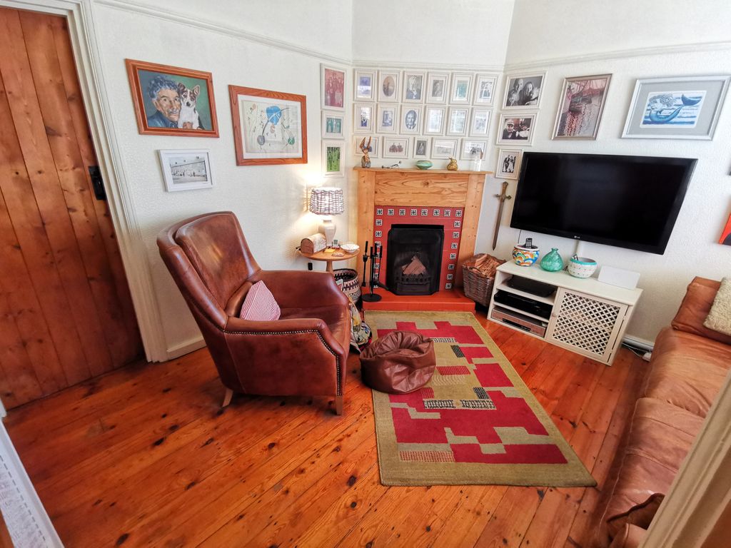 Property photo 2 of 19 Gallery