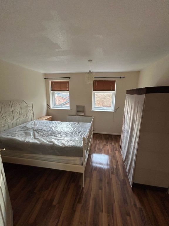 Property photo 3 of 6