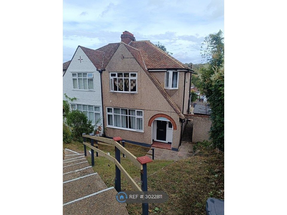 Property photo 3 of 32