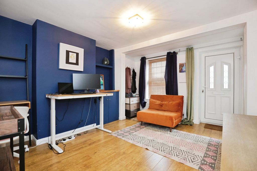 Property photo 3 of 15 Photo