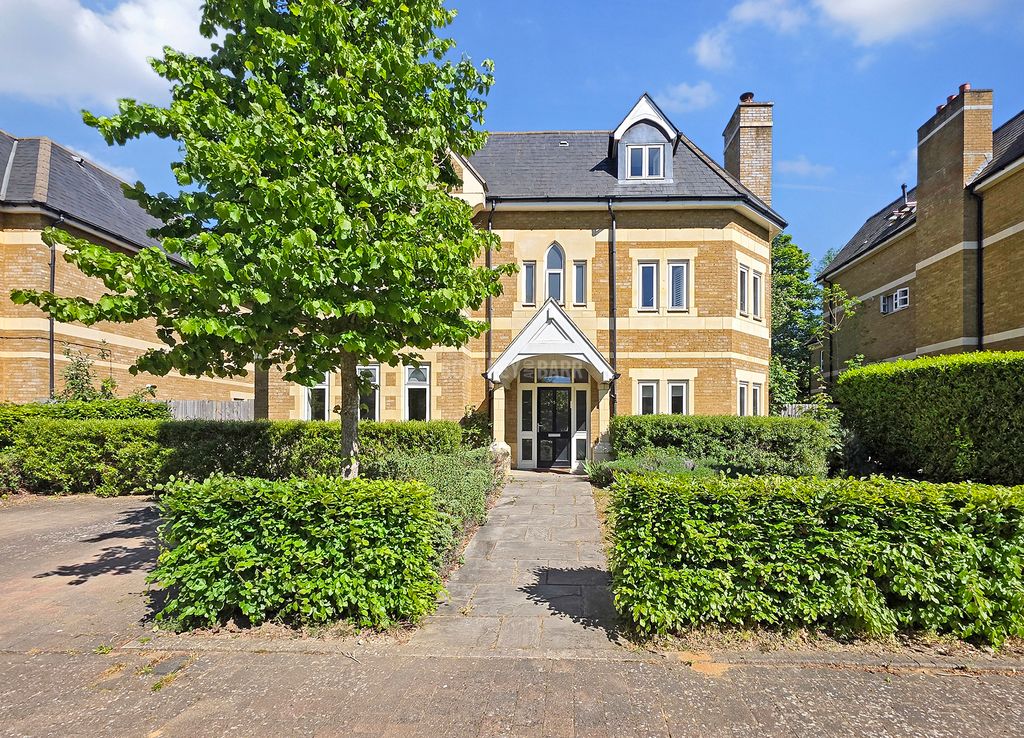 Property photo 1 of 27