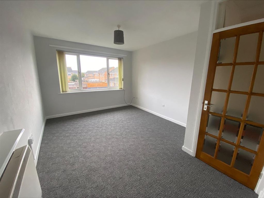 Property photo 3 of 6 Living Room