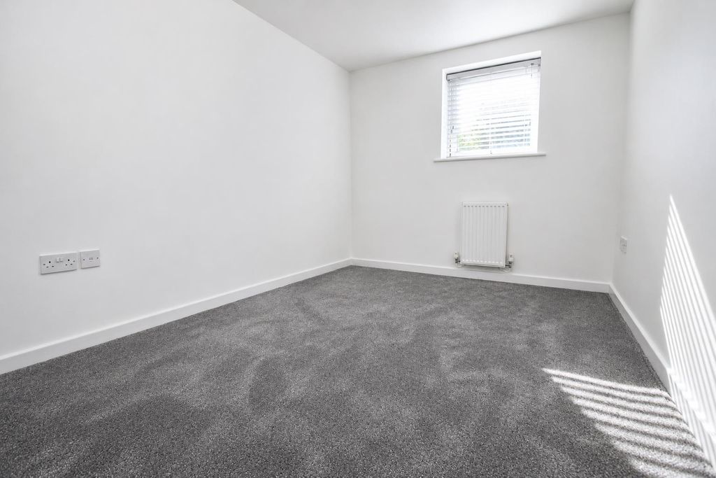 Property photo 3 of 14 Add48311-d059-40E8-8534-66547954Dcbc.Png