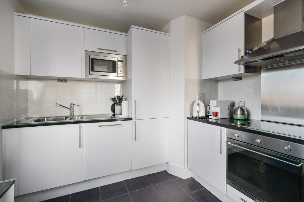 Property photo 2 of 13 Image