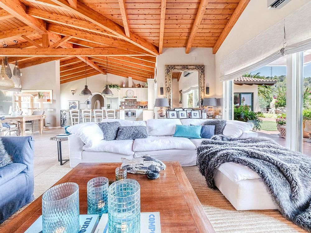 Property photo 3 of 40