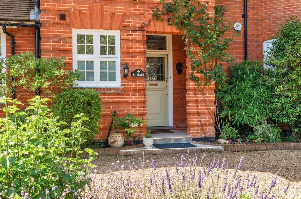 Property photo 2 of 47 1480725-1-6A3Cf94...