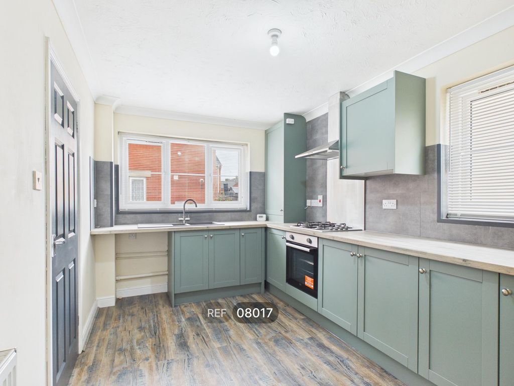 Property photo 2 of 17 Kitchen