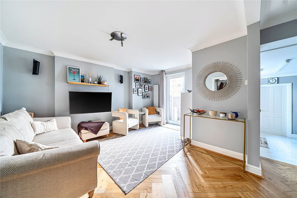 Property photo 2 of 18 Picture No. 12