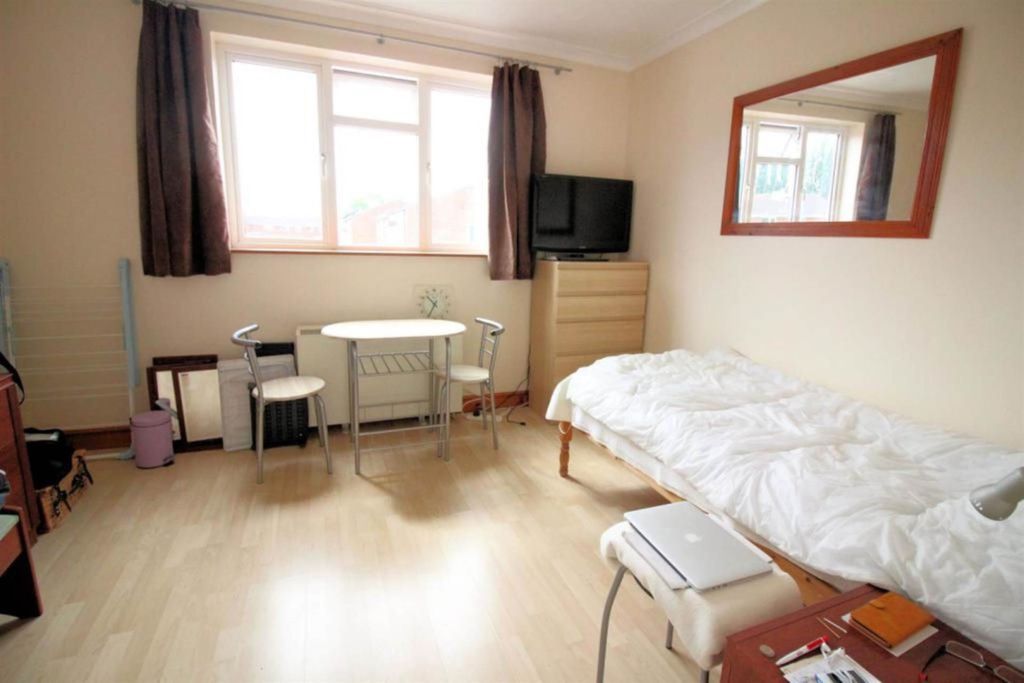 Property photo 2 of 5