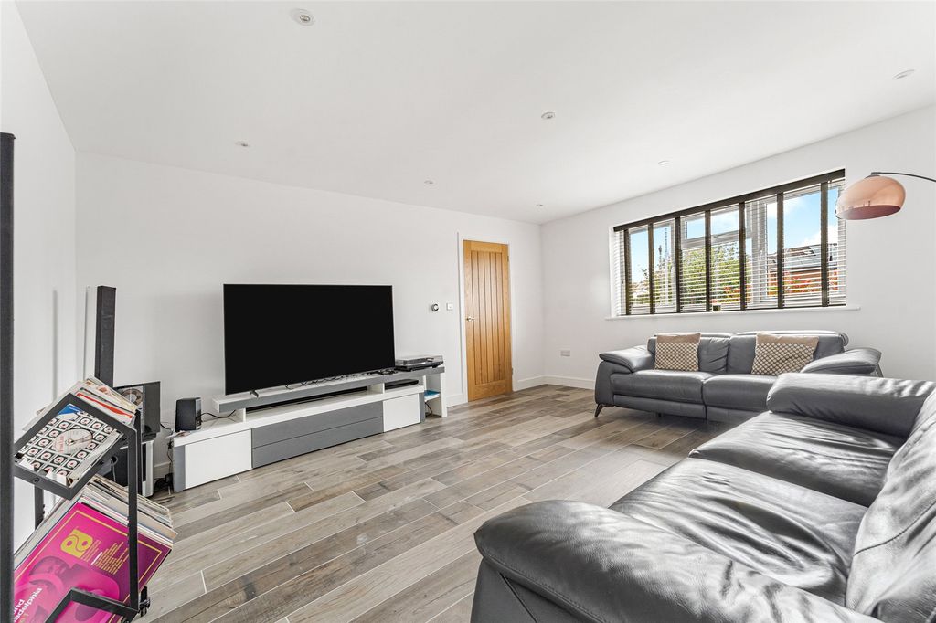 Property photo 2 of 22 Picture No. 06