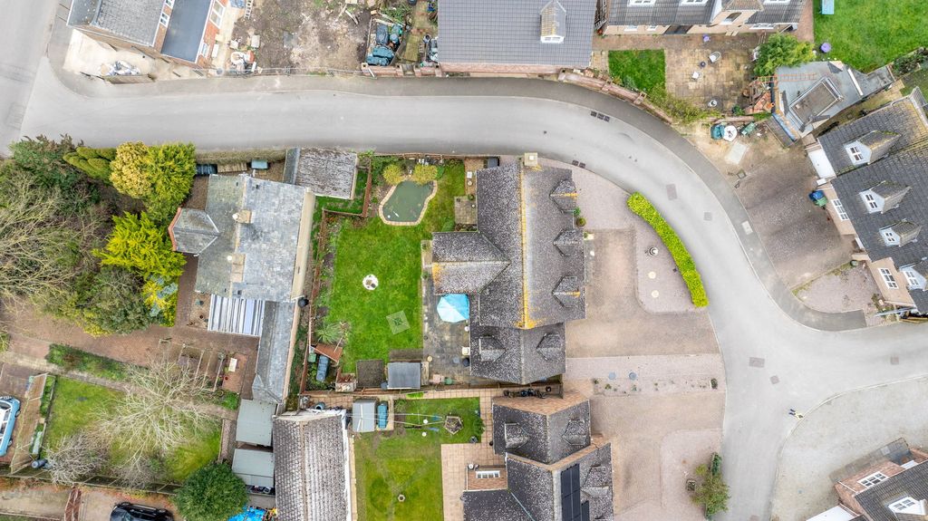 Property photo 3 of 37