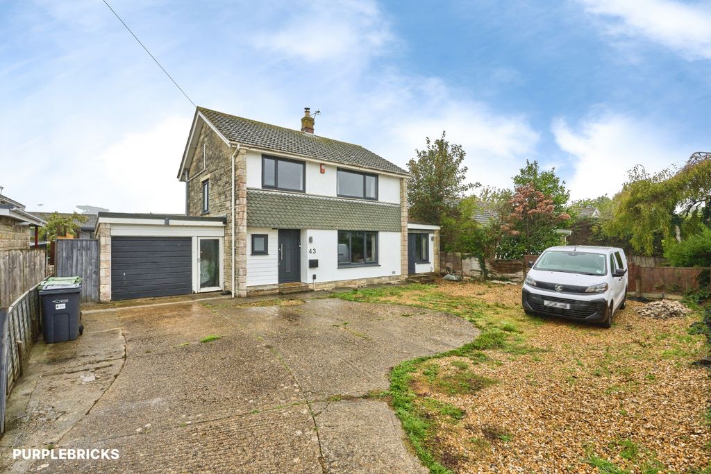 Property photo 3 of 53