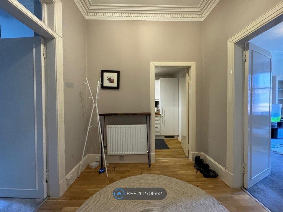 Property photo 3 of 7 Hallway