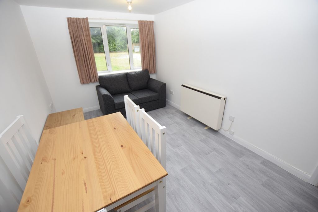 Property photo 2 of 6 1103143