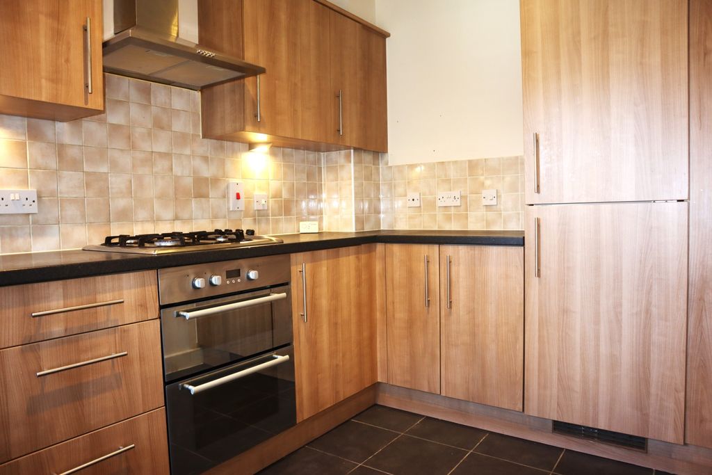 Property photo 3 of 15 Kitchen