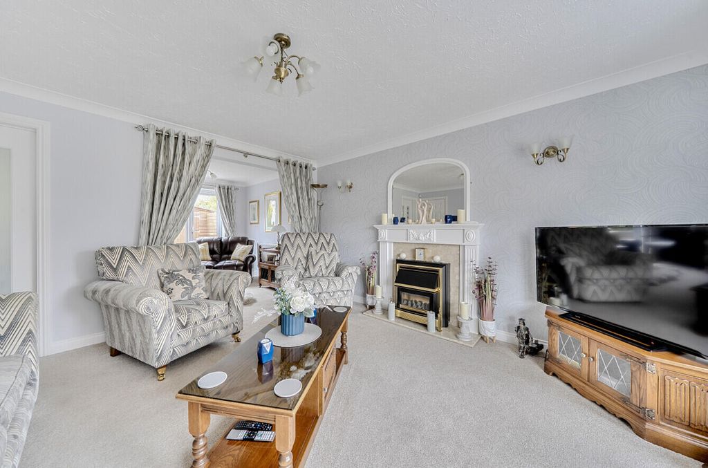 Property photo 3 of 20 Living Room