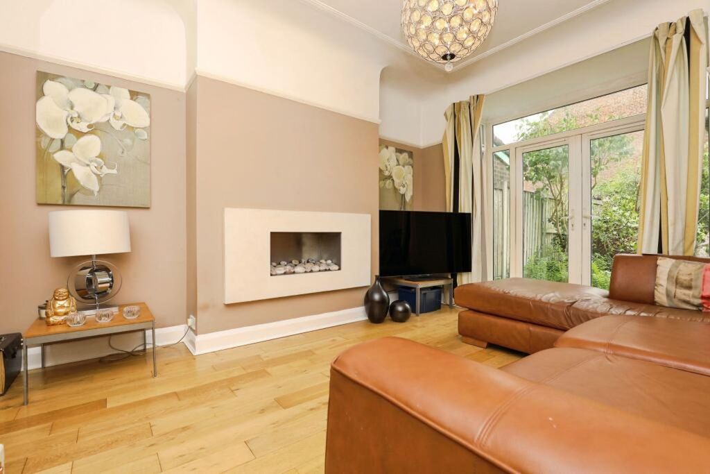 Property photo 3 of 17
