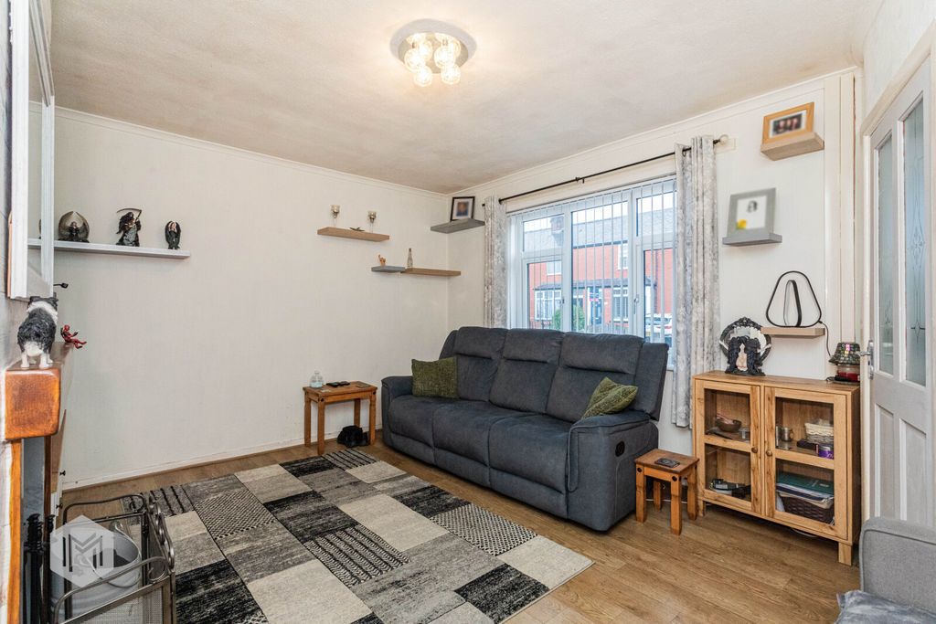 Property photo 2 of 21 Picture No. 19