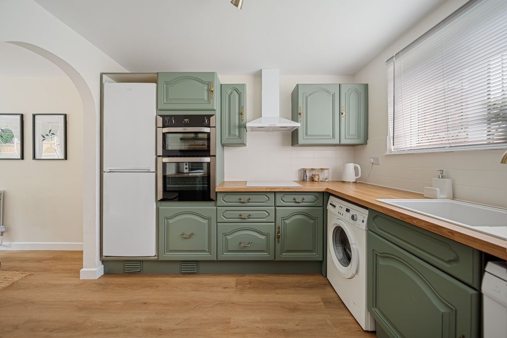 Property photo 2 of 14 4150623