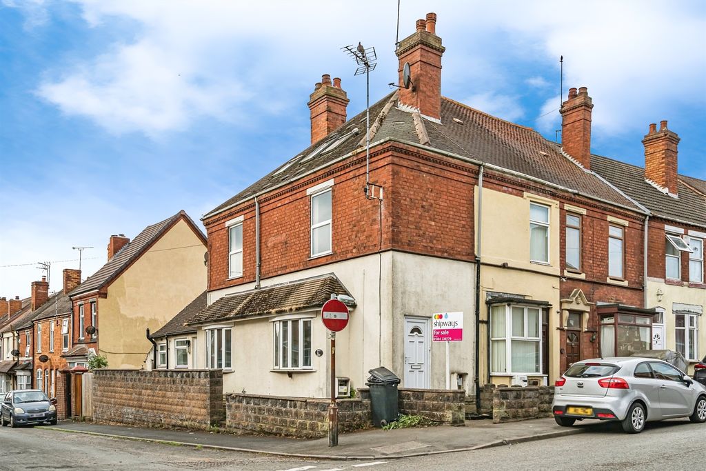 Property photo 1 of 17
