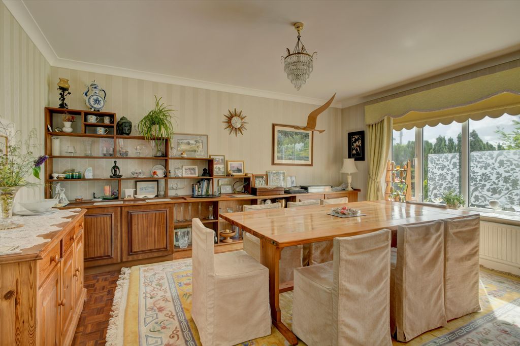 Property photo 3 of 17 Image