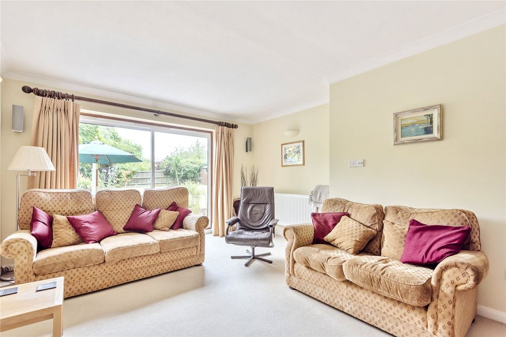 Property photo 2 of 14 Sitting Room