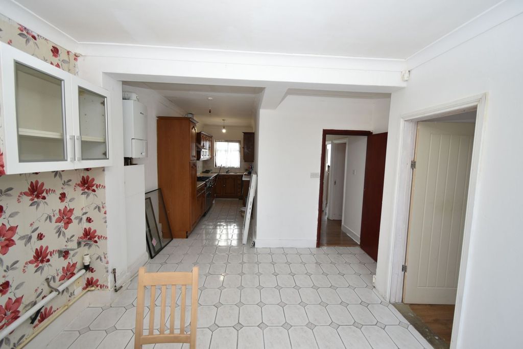 Property photo 3 of 16 Gallery