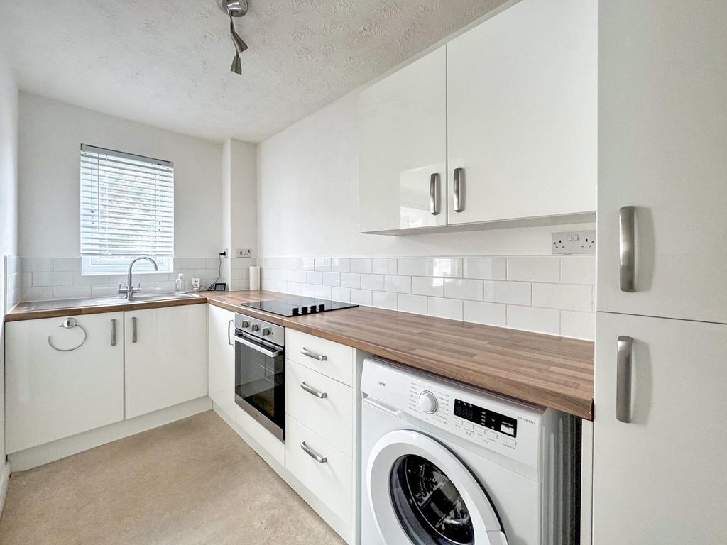 Property photo 2 of 9 5.Jpg