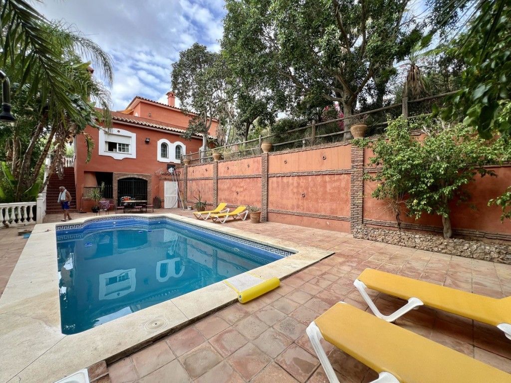Property photo 1 of 20 Pool
