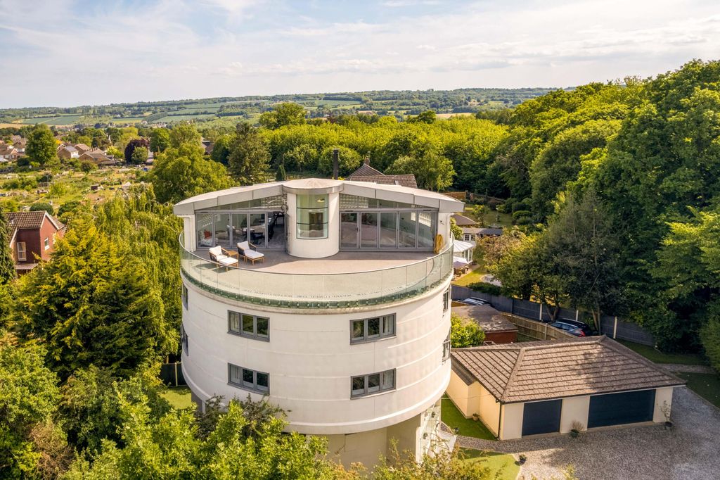 Property photo 1 of 29 Image