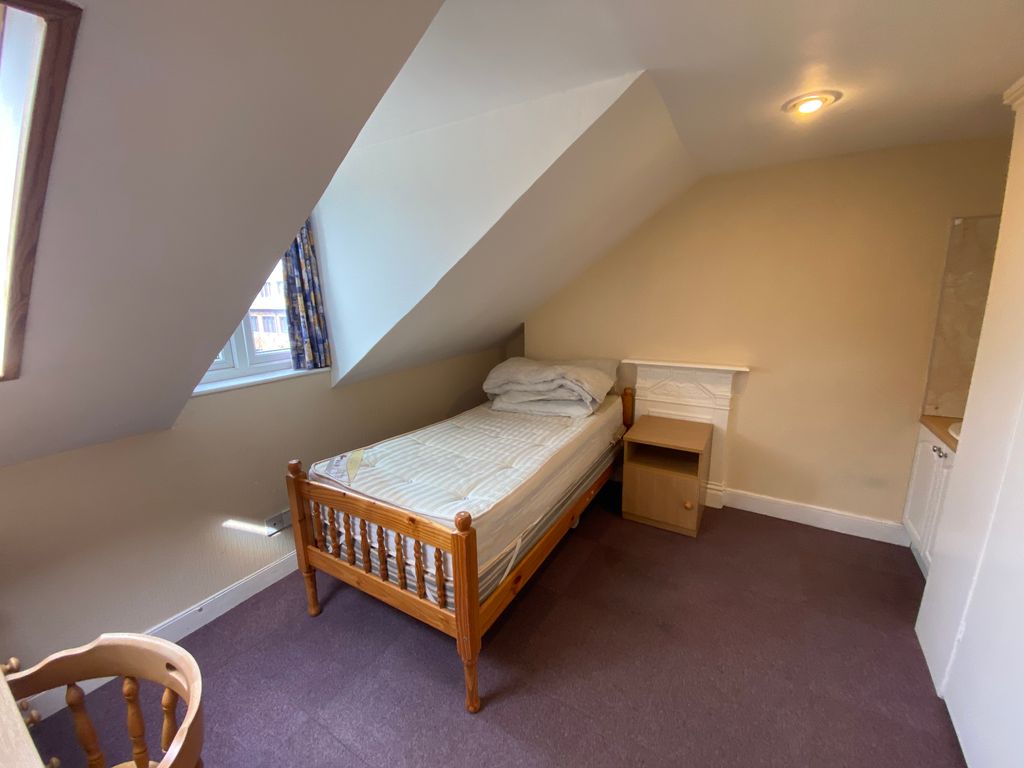 Property photo 3 of 10 Img_0470