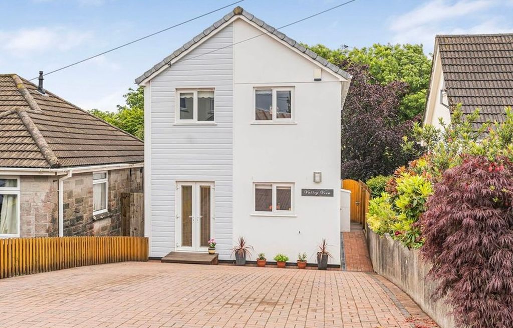 Property photo 1 of 24