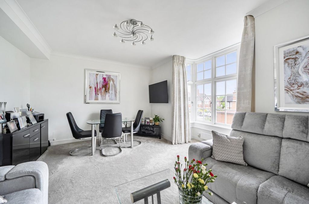 Property photo 2 of 10 Davidson Frost-Wellings, Dfw, Quadrangle Mews, Liv
