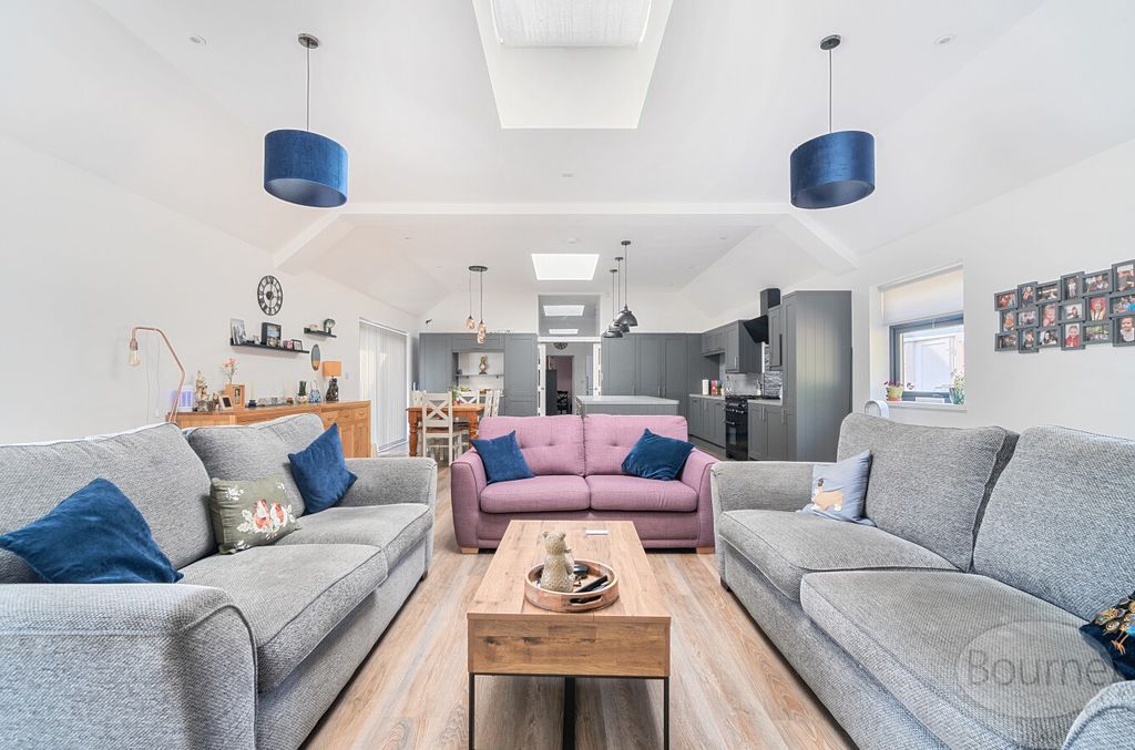 Property photo 3 of 24 A5950Fd8-7Fbd-441...