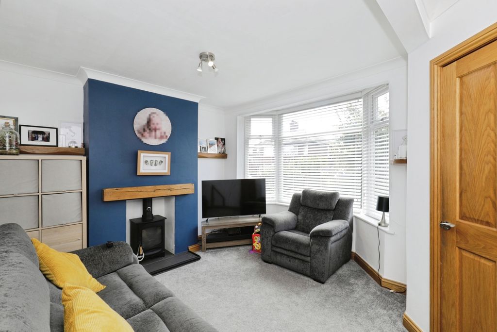 Property photo 3 of 24 Pbox-Img.Jpg