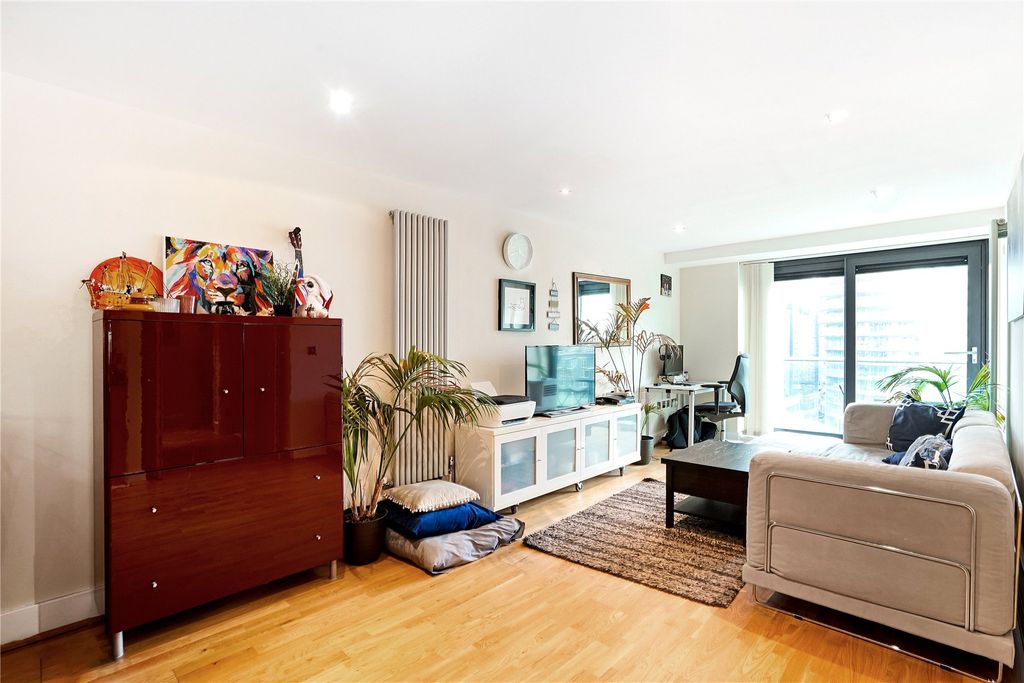 Property photo 2 of 15 Rception Room