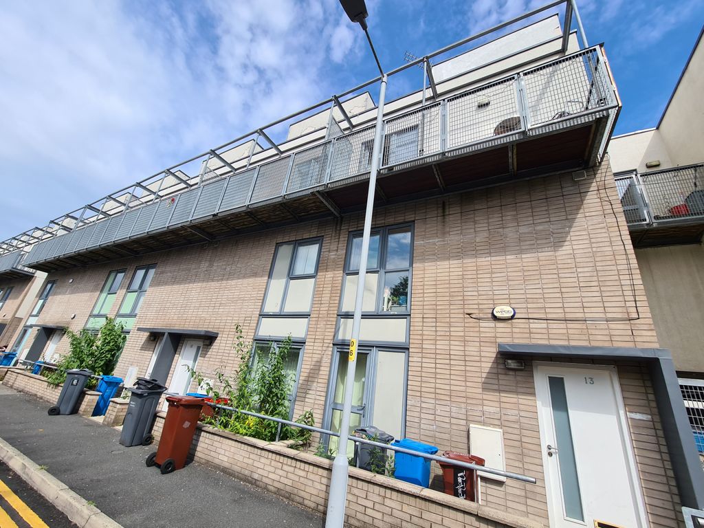 Property photo 1 of 18 4 Bedroom Town House For Rent