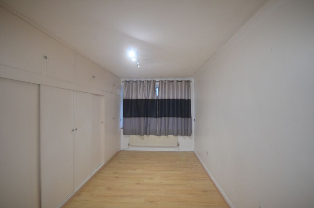 Property photo 3 of 5 Gallery