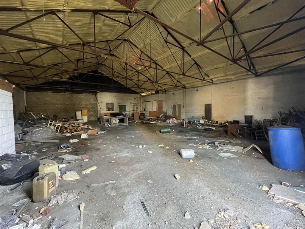 Property photo 1 of 3