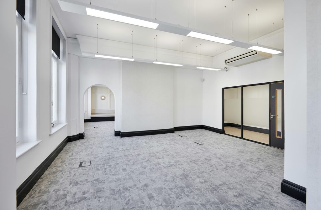 Property photo 3 of 12 Leeming Building_Hla4419_Hr.Jpg