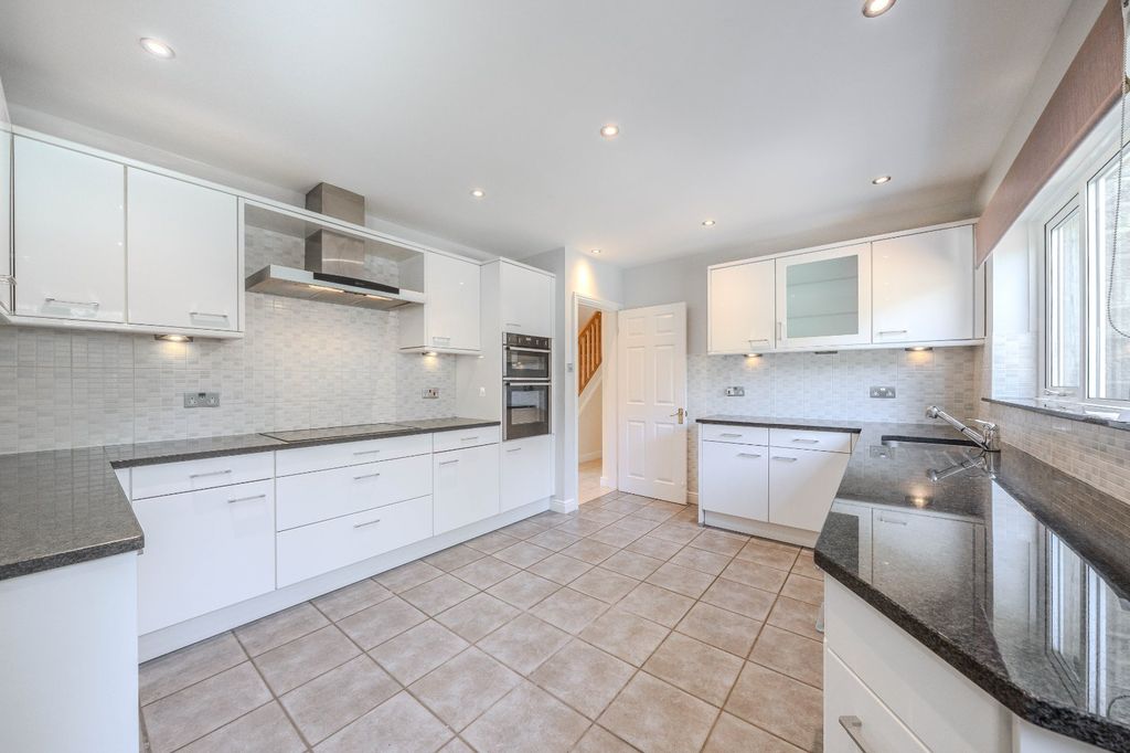 Property photo 2 of 16 Picture No. 07