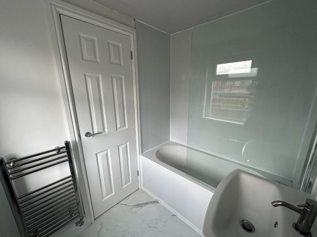 Property photo 3 of 9 Image00007.Jpeg