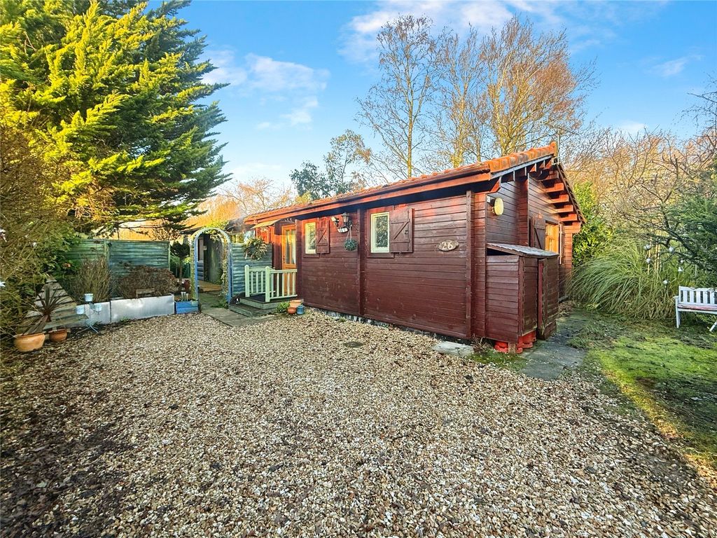 Property photo 1 of 25 Gardens