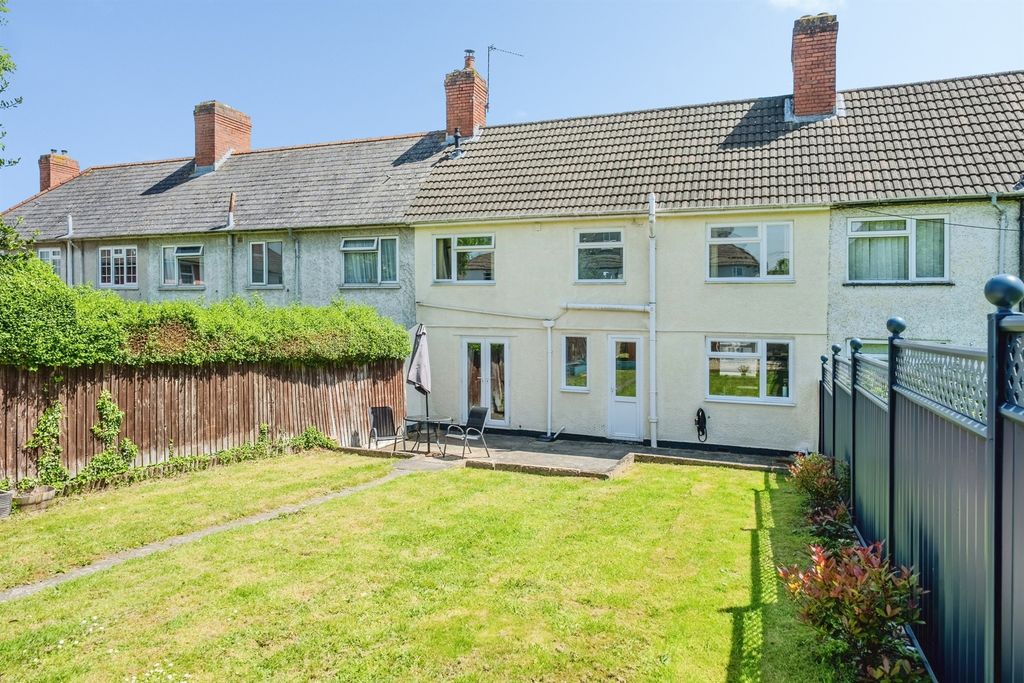 Property photo 2 of 30