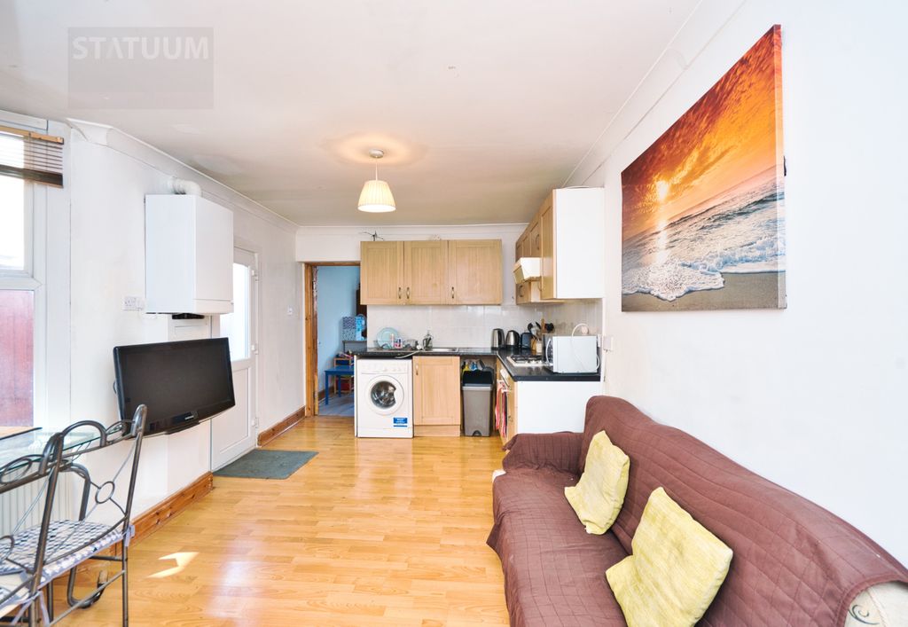 Property photo 2 of 10