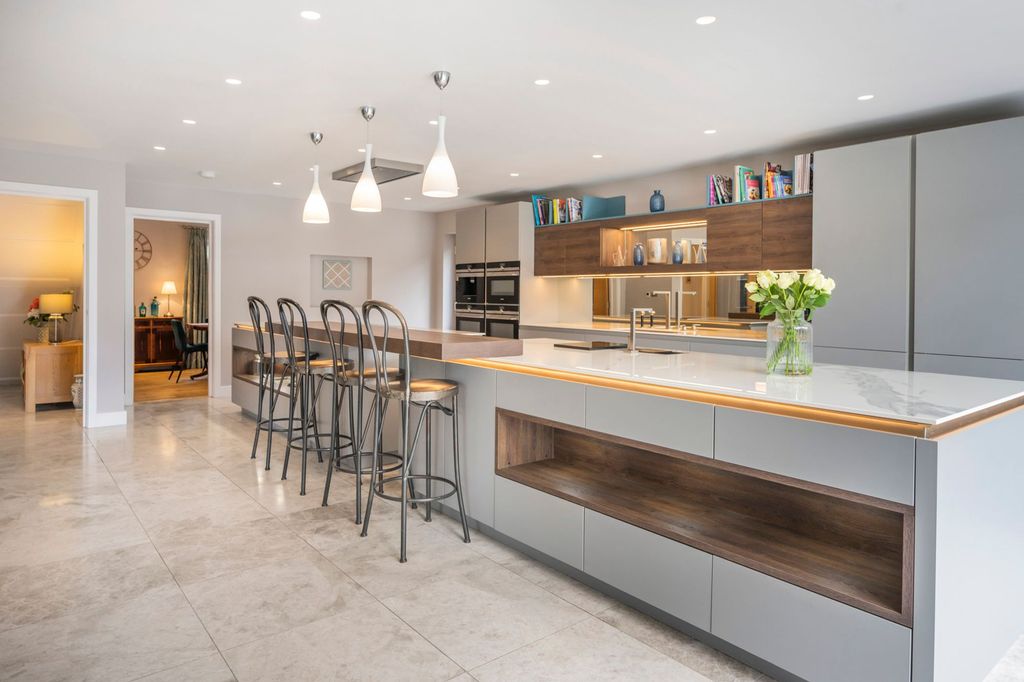 Property photo 3 of 21 Kitchen Breakfast Room View 2