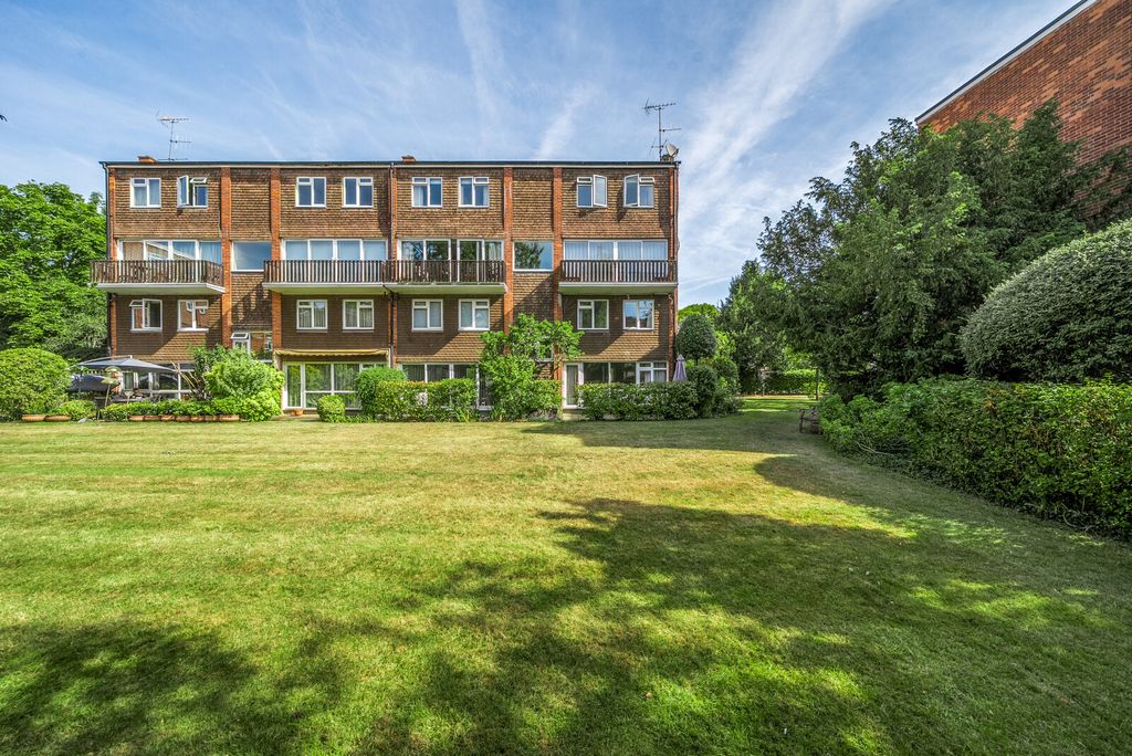Property photo 1 of 13 1310783-4-68528B3...