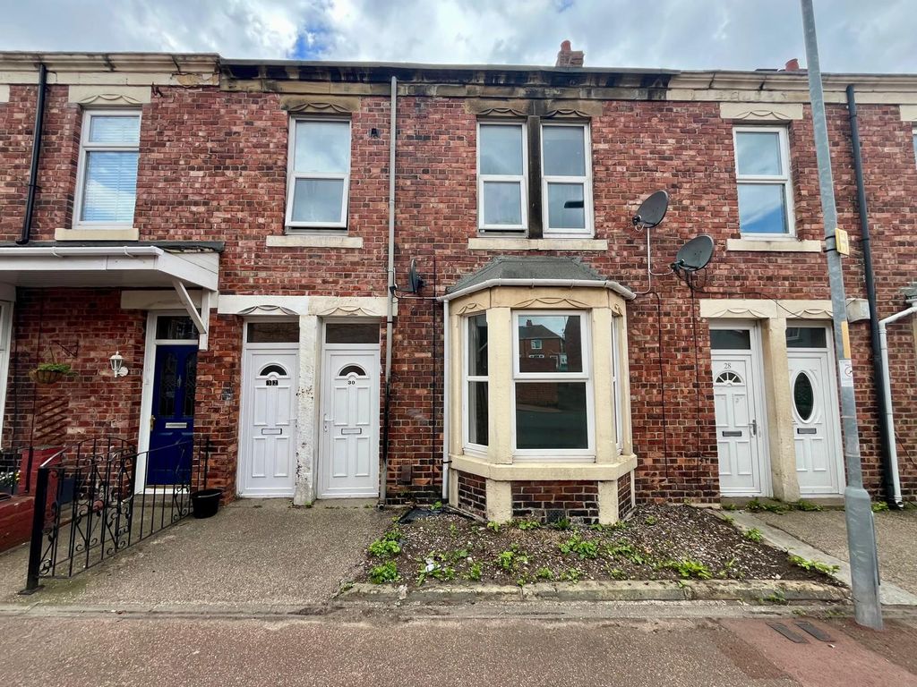 Property photo 1 of 10 2 Bedroom Flat, Mafeking Street
